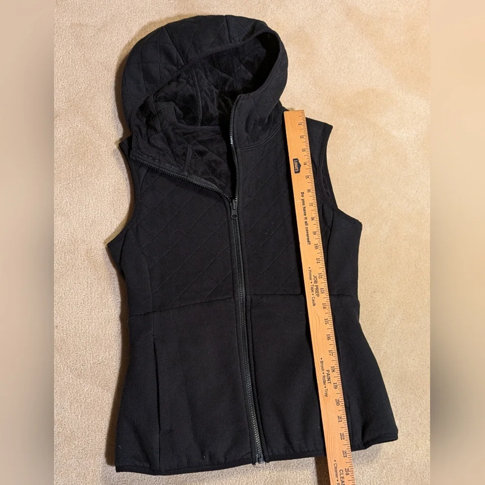 Women's Black North Face Reversible Hooded Vest, Warm,‎ Cozy, Fall/Winter Sz S